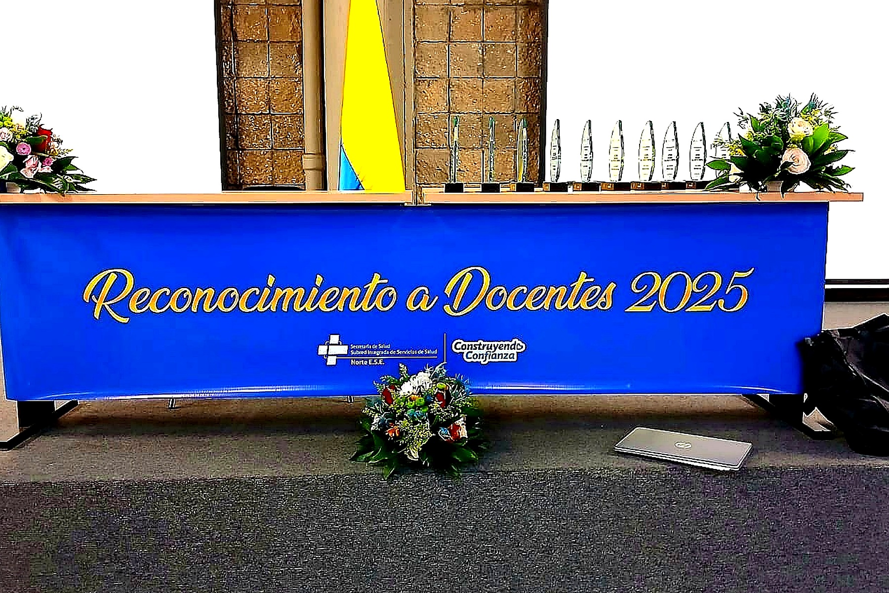 Montaje institucional